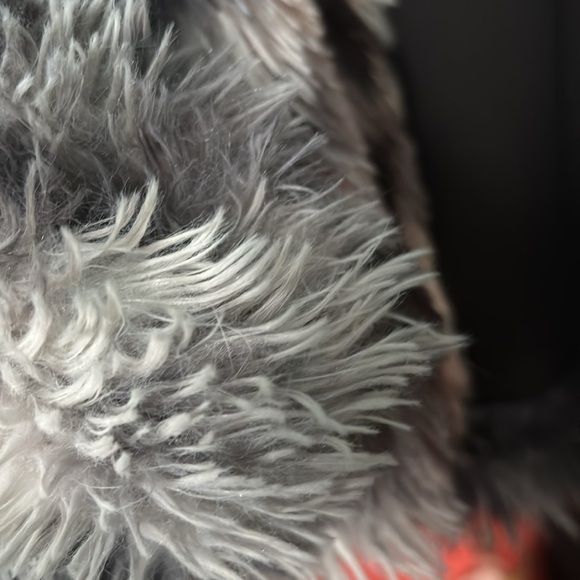 Fuzzy jacket 🖤🤍 - Picture 6 of 8